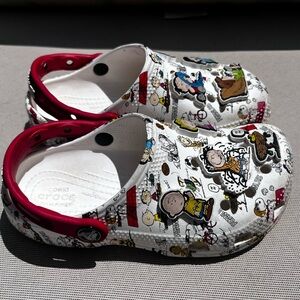 CROCS Peanuts size 12 kids